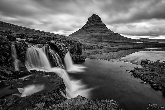 750_3818_bw